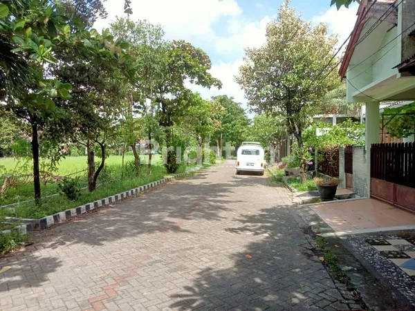 image RUMAH TENGGILIS UTARA SURABAYA KAWASAN ASRI DAN ADEM ! (6)