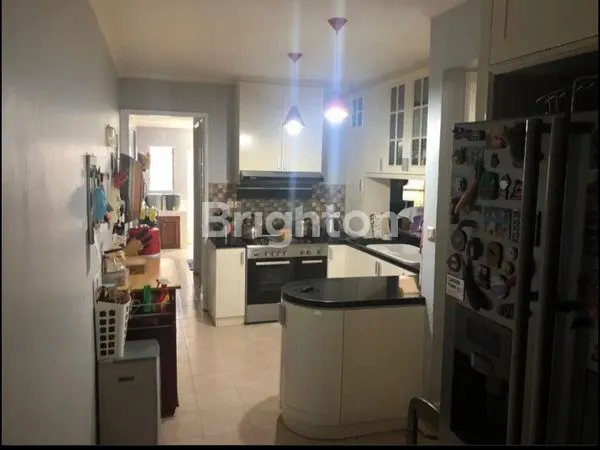 image RUMAH 2 LANTAI YG ASRI DI DAERAH JAKARTA SELATAN (2)