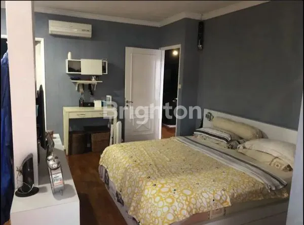 image RUMAH 2 LANTAI YG ASRI DI DAERAH JAKARTA SELATAN (7)