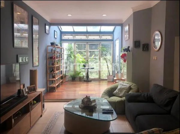 image RUMAH 2 LANTAI YG ASRI DI DAERAH JAKARTA SELATAN (1)