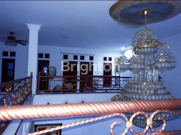 image RUMAH SIAP PAKAI 2 LANTAI 2 ROW JALAN DI PULO ASEM JAKARTA TIMUR (6)