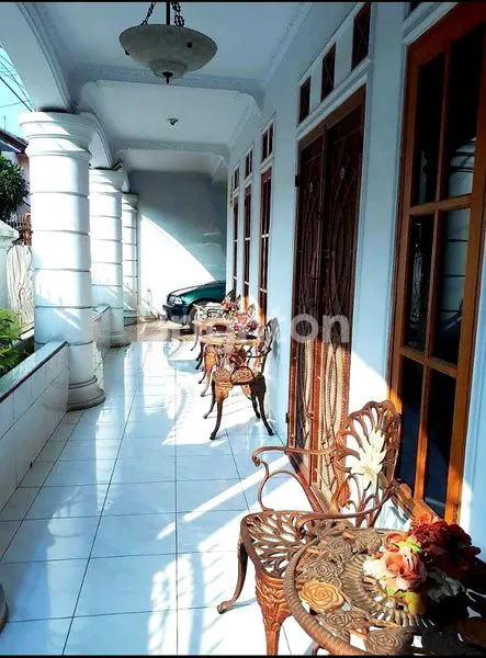 image RUMAH SIAP PAKAI 2 LANTAI 2 ROW JALAN DI PULO ASEM JAKARTA TIMUR (8)