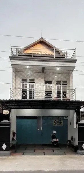 RUKO+RUMAH  3LT PINGGIR JALAN RAYA DEKAT KAMPUS UNWIDA