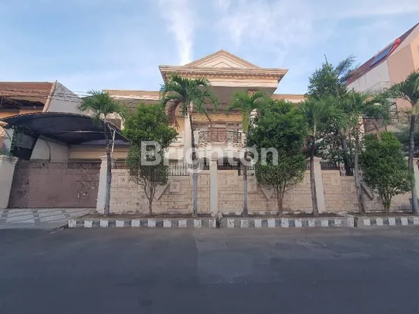 image RUMAH MEWAH 2 LANTAI SIAP HUNI DHARMAHUSADA INDAH UTARA DEKAT GM MANYAR KERTOARJO KERTAJAYA (1)