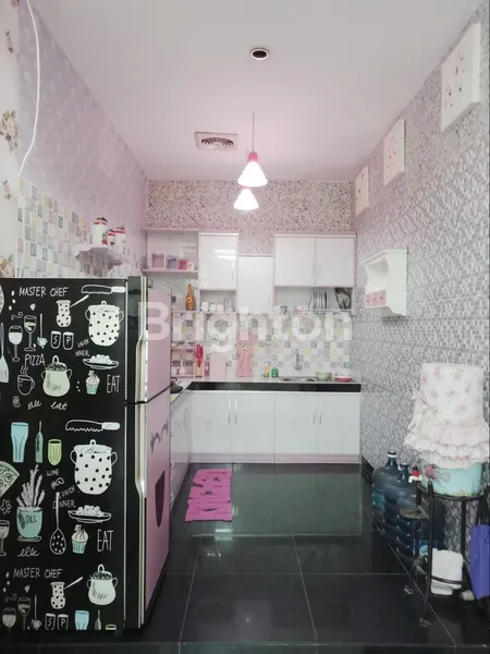image RUMAH IMUT FULL FURNISH TAMAN WIGUNA SELATAN GUNUNG ANYAR (4)