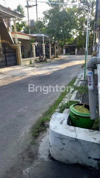 image RUMAH SIAP HUNI DI LAMONGAN INDAH DEKAT PLAZA LAMONGAN (4)