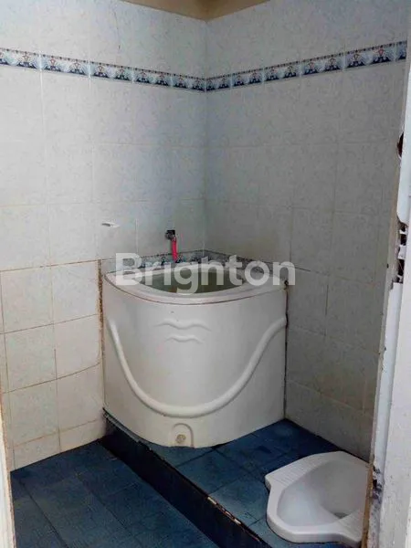 image RUMAH LAMA LOKASI STRATEGIS DI TUBAGUS ISMAIL BANDUNG (7)