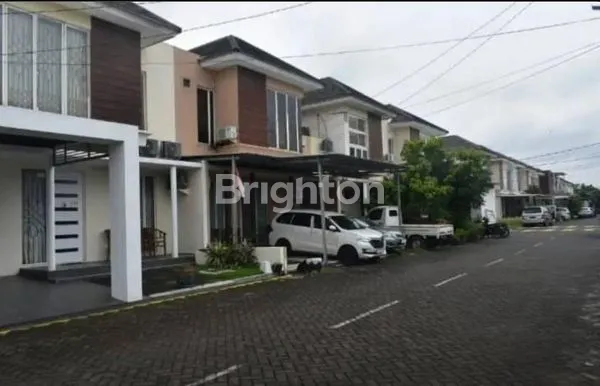Gambar Property EVERGREEN DE PARC 2 LANTAI DEKAT MERR GUNUNG ANYAR ROW JALAN LEBAR