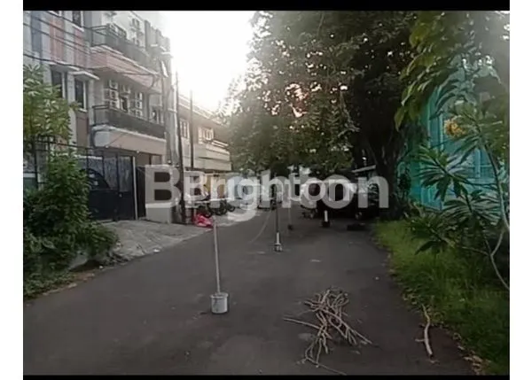 image RUMAH DAAN MOGOT, GROGOL, JAKARTA BARAT, 2,5 LANTAI (1)