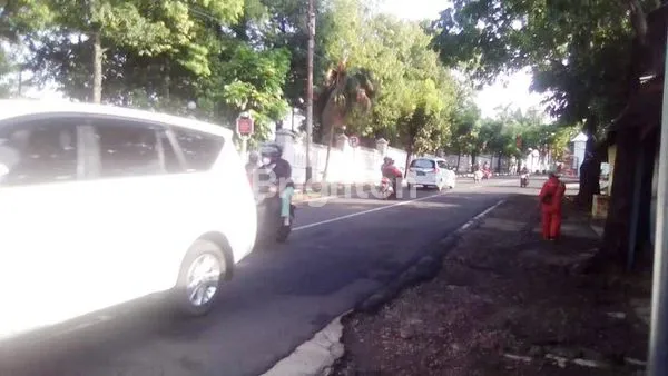 image ABDULRAHMAN SALEH TANAH STRATEGIS PINGGIR JALAN RAYA DATAR RAMAI PADAT MANYARAN SEMARANG BARAT (2)