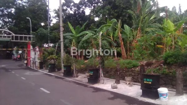 image ABDULRAHMAN SALEH TANAH STRATEGIS PINGGIR JALAN RAYA DATAR RAMAI PADAT MANYARAN SEMARANG BARAT (4)