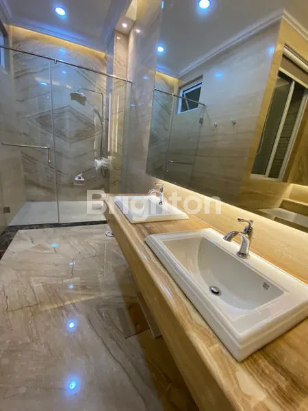 image RUMAH MEWAH BANGUNAN BARU PONDOK INDAH (5)