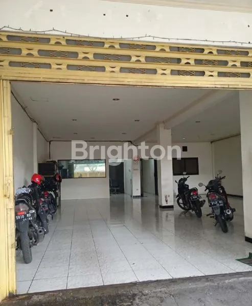 image RUMAH KOMERSIAL AREA RAYA KENJERAN, COCOK UNTUK TEMPAT USAHA FULL FURNISH (2)