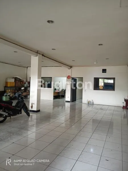 image RUMAH KOMERSIAL AREA RAYA KENJERAN, COCOK UNTUK TEMPAT USAHA FULL FURNISH (6)