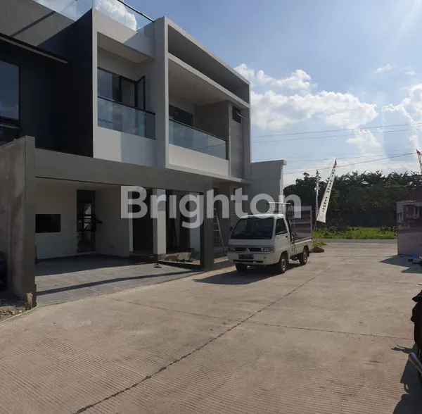 image HUNIAN ELIT DI COLOMADU., PESAN BANGUN,  CUMA 10 MENIT KE BANDARA ADISUMARMO SOLO (2)