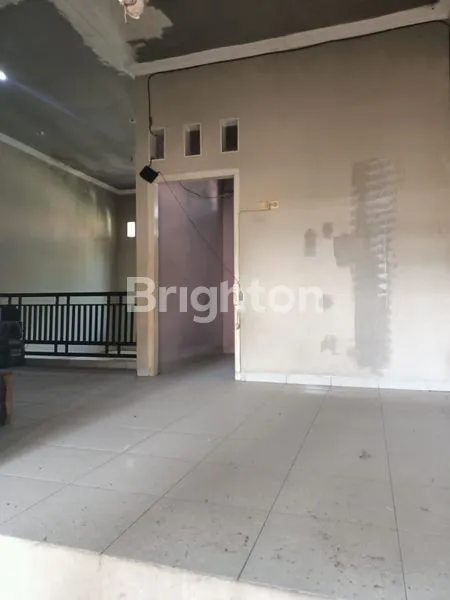 image RUMAH 2 LANTAI MURAH SARIROGO (1)