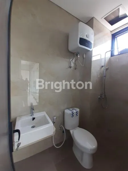 image *RUMAH DENGAN ROOFTOP TERBESAR DI PERUMAHAN PURI GAJAH PERMAI COLOMADU* (5)