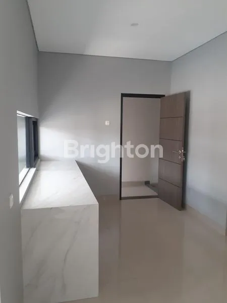 image *RUMAH DENGAN ROOFTOP TERBESAR DI PERUMAHAN PURI GAJAH PERMAI COLOMADU* (6)