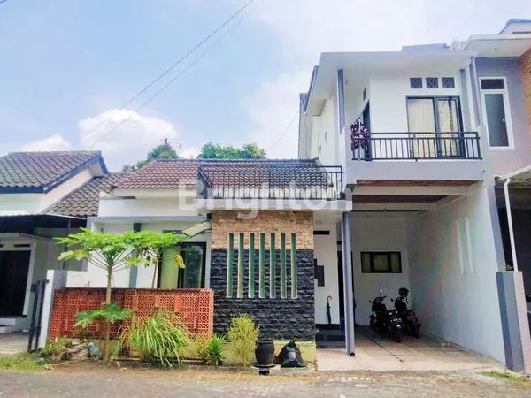 RUMAH BAGUS MODERN 2 LT HARGA MURAH LOKASI STRATEGIS DEKAT KAMPUS² AREA SUHAT