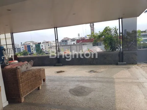 image RUMAH MATRAMAN 4 LANTAI DENGAN ROOFTOP (4)