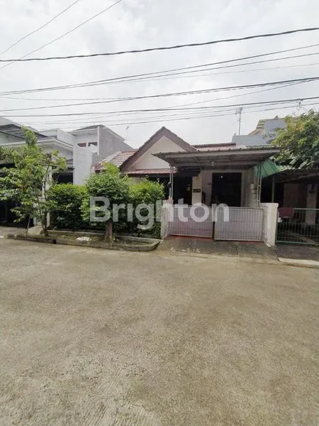 image RUMAH SIAP HUNI DAN STRATEGIS DI GRIYA DEPOK  (1)