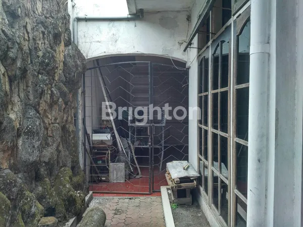 image RUMAH TENGAH KOTA MALANG SANGAT STRATEGIS JALAN INDRAGIRI MALANG (8)