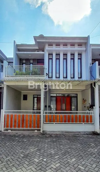 image RUMAH CANTIK SEMI FURNISH 2 LANTAI SOEKARNO HATTA MALANG (1)