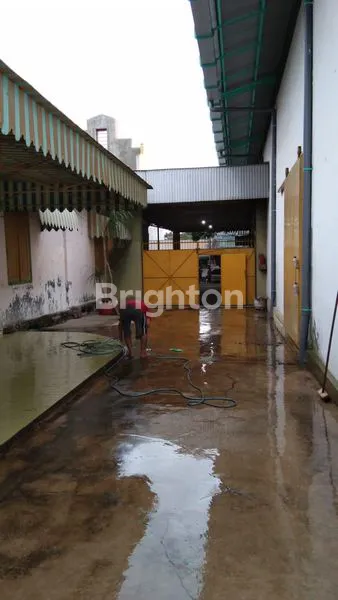 image GUDANG & TOKO EX BENGKEL LUAS DI JALAN UTAMA WLINGI (3)