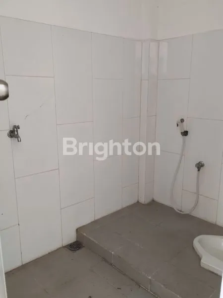 image BANGUNAN DEKAT AREA KAMPUS (3)