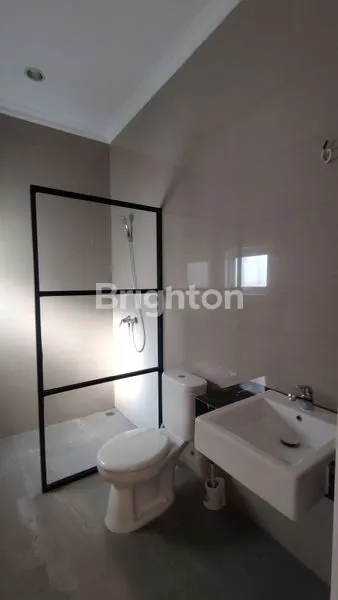 image RUMAH GRAHA FAMILI DEKAT DENGAN LOOP, AMERICAN STYLE BAGUS (6)