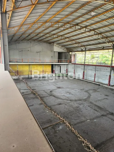 image LAPANGAN FUTSAL & WORKSHOP DAERAH MERR, ROW JALAN 3 MOBIL (1)