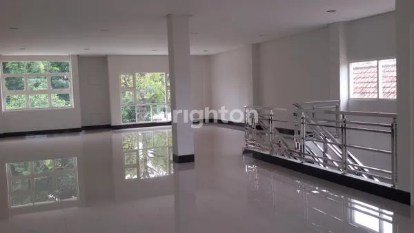 DI SEWAKAN RUKO 2 LANTAI MULTIGUNA BARU GRESS DI KOTA LAMONGAN