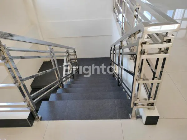 image DI SEWAKAN RUKO 2 LANTAI MULTIGUNA BARU GRESS DI KOTA LAMONGAN (4)