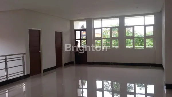 image DI SEWAKAN RUKO 2 LANTAI MULTIGUNA BARU GRESS DI KOTA LAMONGAN (7)