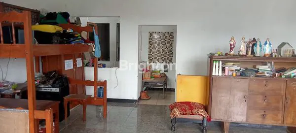 image RUMAH FULL BANGUNAN 2 LT LETAK STRATEGIS TENGAH KOTA PERUM GRAHA MUTIARA SIDOARJO (3)