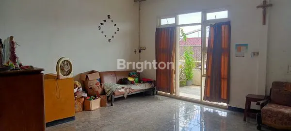 image RUMAH FULL BANGUNAN 2 LT LETAK STRATEGIS TENGAH KOTA PERUM GRAHA MUTIARA SIDOARJO (7)