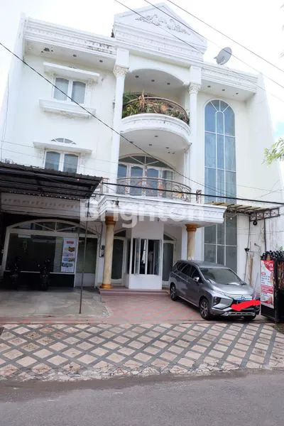 RUMAH MEWAH DAN TERAWAT DI PUCANG ANOM, NGAGEL SURABAYA TIMUR