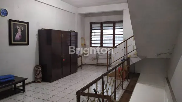 image RUKO 3 LANTAI TENGAH KOTA KEDIRI (2)