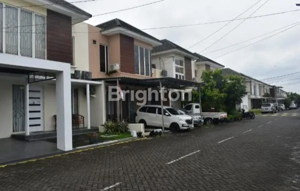 image RUMAH 2 LANTAI DI EVERGREEN DE PARC (3)
