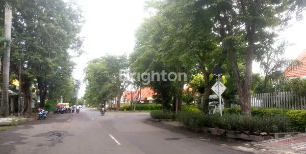 image RUMAH DI WR SUPRATMAN SURABAYA  (2)