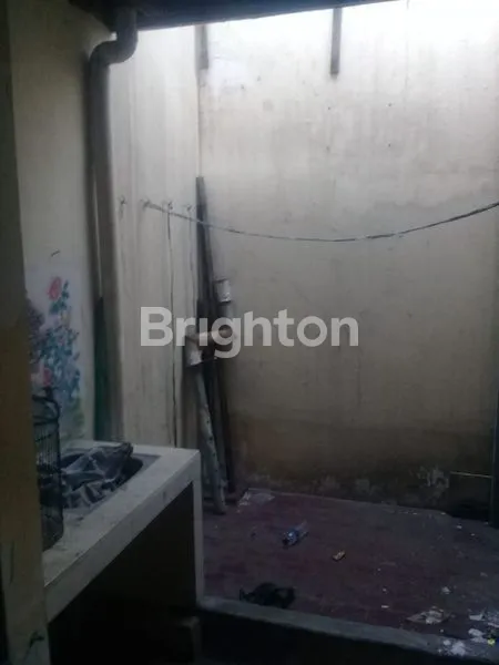 image HUNIAN TERAWAT UNDER 1M LOKASI STRATEGIS DEKAT UK PETRA (2)