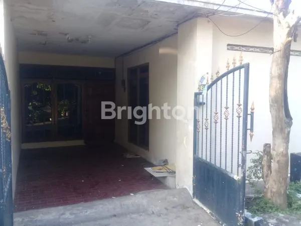 image HUNIAN TERAWAT UNDER 1M LOKASI STRATEGIS DEKAT UK PETRA (4)