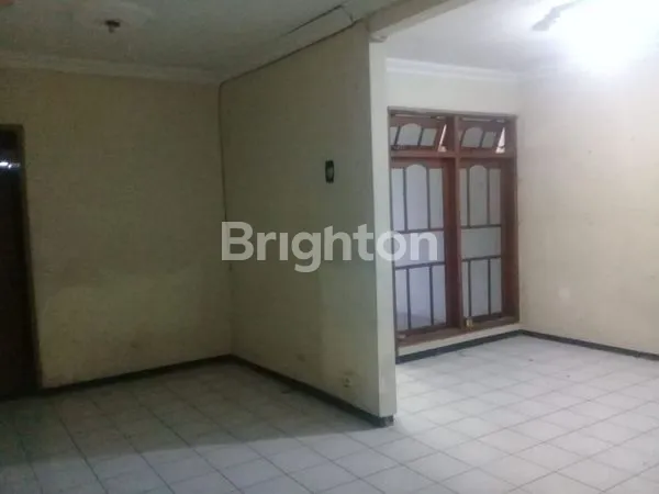 image HUNIAN TERAWAT UNDER 1M LOKASI STRATEGIS DEKAT UK PETRA (7)