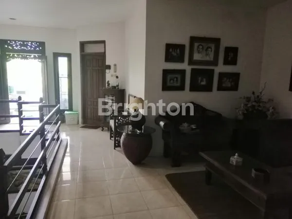 image RUMAH ETNIK SIAP HUNI KUTISARI INDAH BARAT (1)