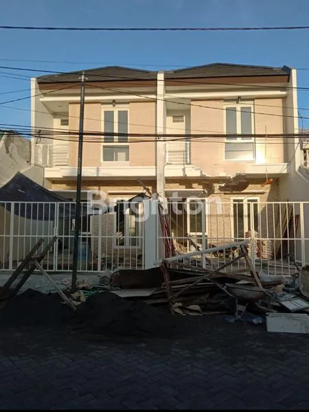 image RUMAH BARU 2 LANTAI LOKASI DEKAT MERR ROW JALAN LUAS 3.5 MOBIL (2)