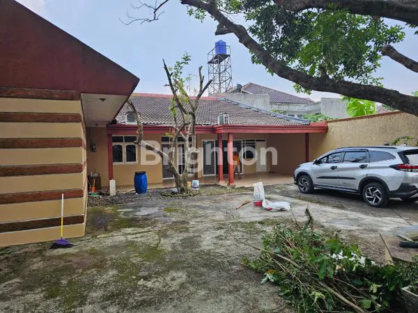 image RUMAH NYAMAN DI HOOK HALAMAN LUAS DAERAH SEJUK, BISA UNTUK KANTOR ATAU BUKA USAHA (2)