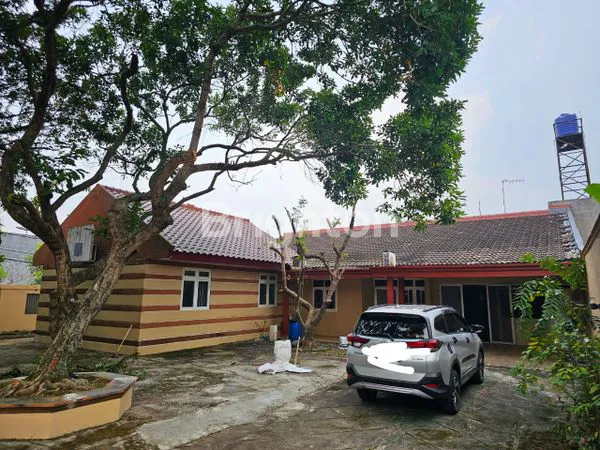 image RUMAH NYAMAN DI HOOK HALAMAN LUAS DAERAH SEJUK, BISA UNTUK KANTOR ATAU BUKA USAHA (3)