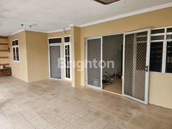 image RUMAH NYAMAN DI HOOK HALAMAN LUAS DAERAH SEJUK, BISA UNTUK KANTOR ATAU BUKA USAHA (4)