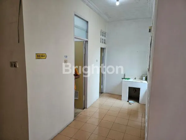 image RUMAH NYAMAN DI HOOK HALAMAN LUAS DAERAH SEJUK, BISA UNTUK KANTOR ATAU BUKA USAHA (5)