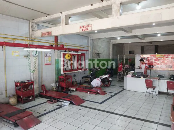 image JUAL CEPAT BURU BURU BUTUH !! EX BENGKEL PINGGIR JALAN UTAMA PAJANG. TRAFFIC PASTI RAMAI (5)